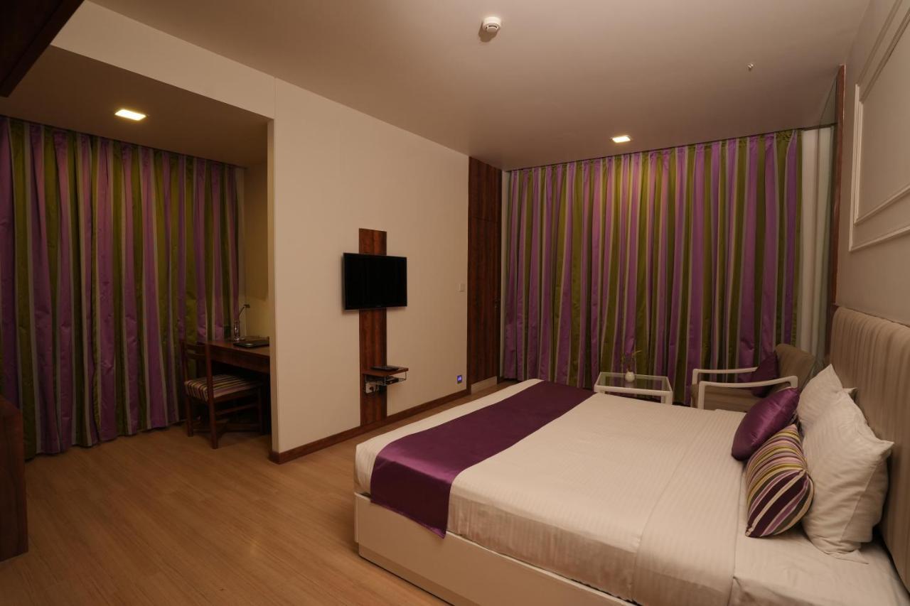 Hotel Hardeo Нагпур Экстерьер фото