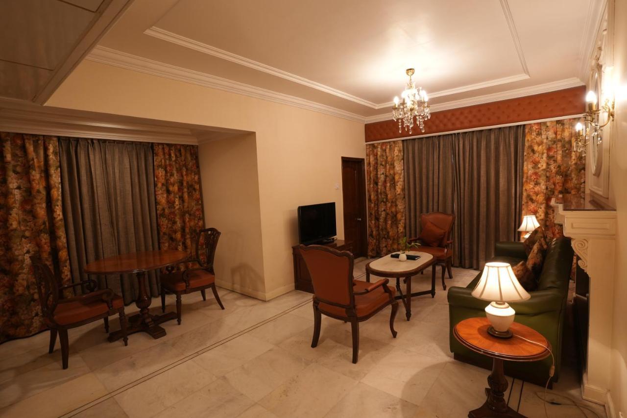Hotel Hardeo Нагпур Экстерьер фото